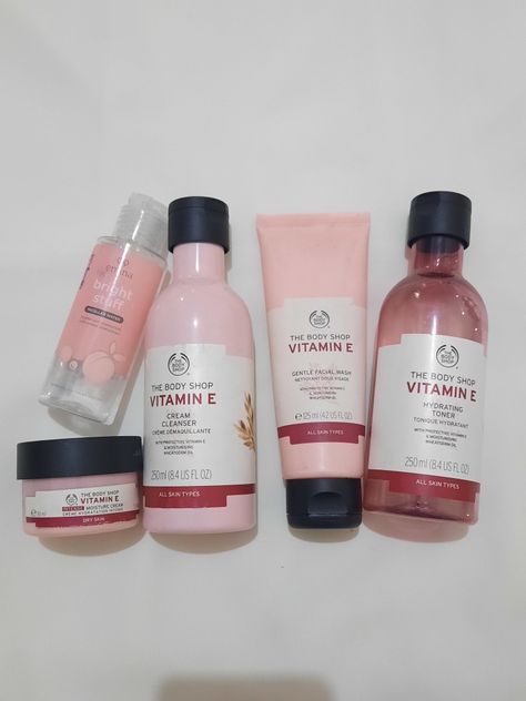 The Body Shop Vitamin E Series | Indonesia Body Shop Skincare, Body Shop Vitamin E, Hydrating Toner, Hygiene Routine, Hydrating Cream, Facial Wash, Beads Bracelet, The Body Shop, Care Routine