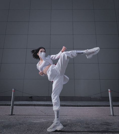 Aesthetic Techwear, Vintage Halloween Costumes, Techwear Aesthetic, Techwear Women, Techwear Pants, Techwear Fashion, Holy Water, Vintage Halloween, Karate