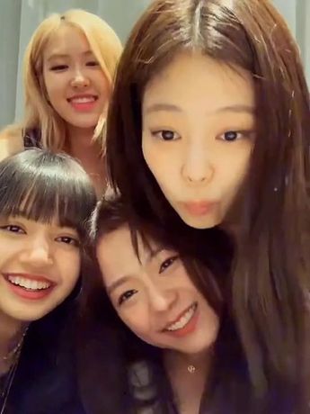 Fotos Do Blackpink, Blackpink And Blink, Black Pink Funny, Vidio Blackpink, Black Pink In Your Area, Blackpink Foto, Blackpink Tiktok, Bp Edit, Blackpink Fancam