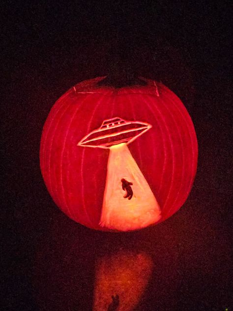 Classy Pumpkin Carving, Spaceship Pumpkin Carving, Flame Pumpkin Carving, Disco Ball Pumpkin Carving, Star Trek Pumpkin Carving, Alt Pumpkin Carving, Funky Pumpkin Carving Ideas, Cool Halloween Pumpkins, Crystal Ball Pumpkin Carving