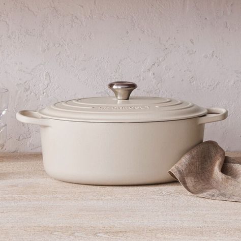 Oval Dutch Oven | Le Creuset® Le Creuset Cream, Le Creuset Aesthetic, Ceramic Dutch Oven, Whole Chickens, Le Crueset, Bread Roast, Le Creuset Kitchen, Kitchen Materials, Light Autumn