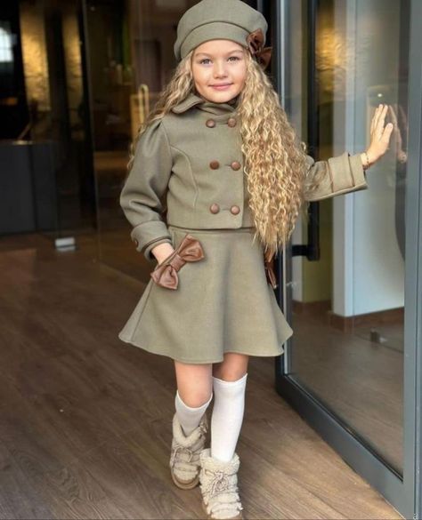 Kids Fashion Wear, Kids Outfits Daughters, Kids Winter Outfits, Kids Winter Fashion, Winter Outfits For Girls, Picture Day, Trendy Kids, Modest Fashion Outfits