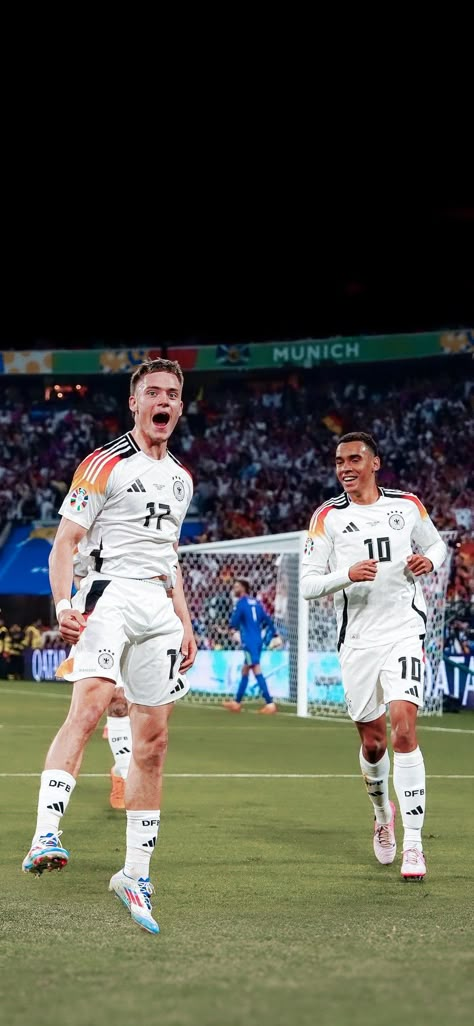 Florian Wirtz Wallpaper, Wirtz Wallpaper, Jamal Musiala Wallpaper, Musiala Wallpaper, Germany National Football Team, Jamal Musiala, Funny Soccer Videos, Football Players Photos, Dfb Team