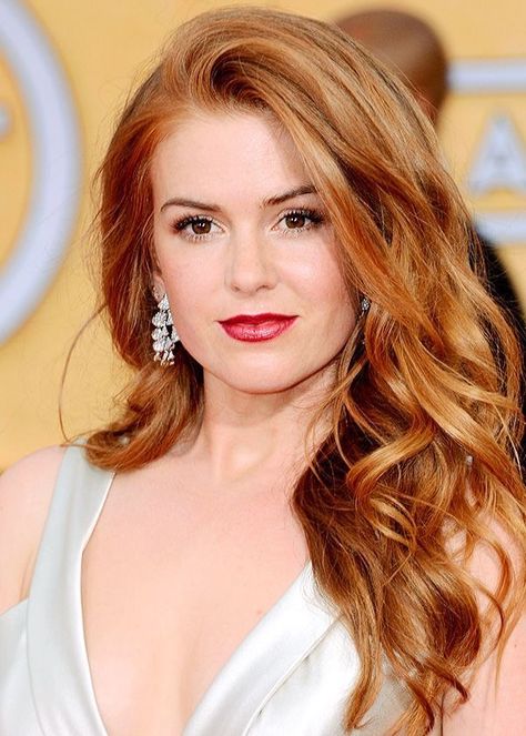 Beautiful Isla Fisher Light Red Hair Color, Light Auburn Hair Color, Blond Rose, Light Red Hair, Light Auburn Hair, Hair Colorful, Light Auburn, Isla Fisher, Hair Color Auburn