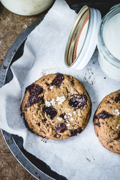 Best Ever Chocolate Chip Cookies Perfect Desserts, Best Ever Chocolate Chip Cookies, Cookies Recipes Chocolate Chip, A Glass Of Milk, Healthy Dessert, Cookies And Milk, Soft Chocolate Chip Cookies, Molten Chocolate, Food Trucks