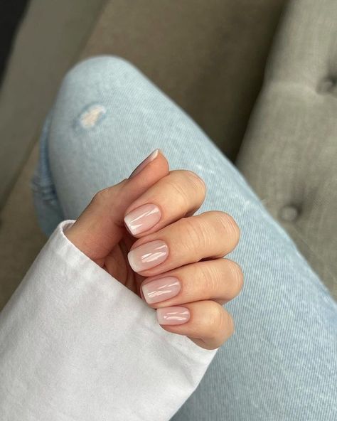 ombre french dip nails • Instagram French Ombre Nails Square, Short French Ombre Nails, Dip French Nails, French Ombre Nails, Ombre Manicure, White Ombre, Classic Nails, Dipped Nails, Chic Nails