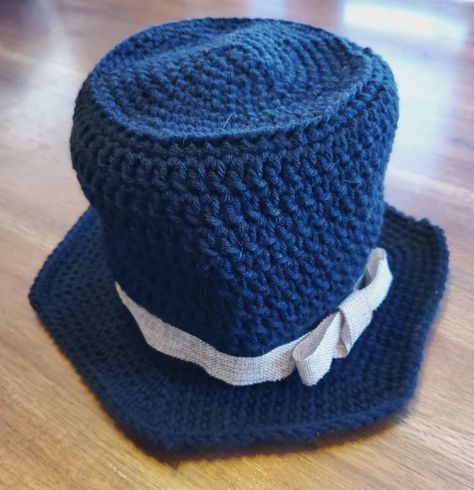 Top Hat Pattern, Crochet Top Hat, Newborn Pattern, Hat Patterns Free, Crochet Snowman, All Free Crochet, Crochet Hats Free Pattern, Yarn Sizes, Halloween Crochet