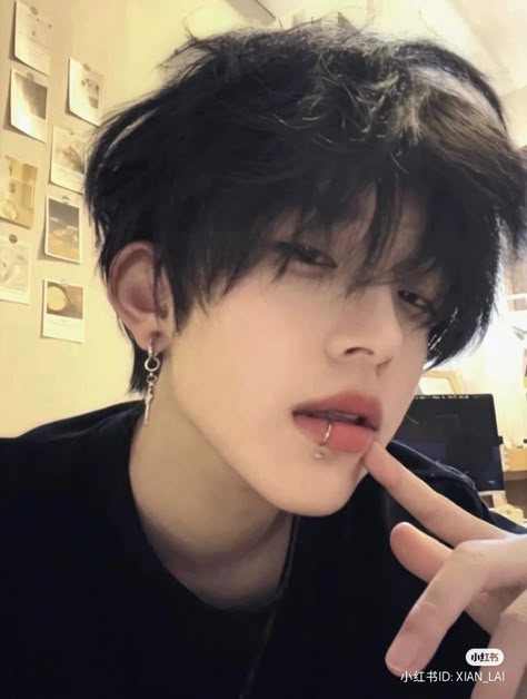 Pelo Ulzzang, Asian Boy Haircuts, Hairstyle Korean, Korean Boy Hairstyle, Messy Hair Boy, Muka Lelaki, Asian Haircut, 얼굴 드로잉, Asian Men Hairstyle