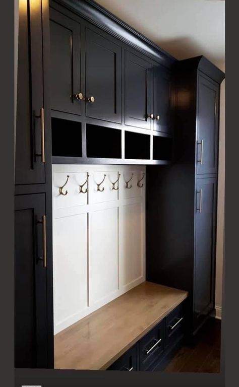 Mudroom idea Mudroom Locker, Mudroom Remodel, Hall Tree Bench, Mudroom Cabinets, Storage Cubbies, Mud Room Entry, Mudroom Lockers, Tree Bench, Mudroom Decor