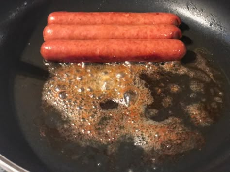 Recipes Hot Dogs, Grill Hot Dogs, Hot Dog Sauce Recipe, Fried Hot Dogs, Dinners Ideas, Making Hot Dogs, Hot Dog Sauce, Grilling Hot Dogs, Hot Dogs Recipes