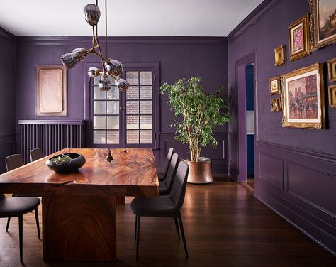 Purple Dining Room Walls, Jewel Tone Living Room, Purple Dining Room, Dining Room Paint Colors, Home Dining Room, Chicago House, Interior Design Dining Room, Purple Interior, Traditional Style Homes