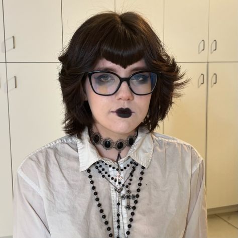 🪦🧛🏻‍♀️🔪🩸⚰️🖤🧷 the sweetest little v bangs and shaggy bob 🕸️ i always love layers and bangs of any sort 🖤 the before was mid back, thick hair w/ side part & no bangs. I did indeed forget a before picture. my camera was still adjusting to the ring light in the first pic, and it cast this overexposed blue reflection by accident. I decided it was on purpose and totally twilight :) they are definitely an irl vampire ⛓🧷 𝐃𝐌 𝐓𝐎 𝐁𝐎𝐎𝐊 🦇-𝔐™ 🤍 ✮ ✮ ✮ ✮ ✮ #vbangs #vampirebangs #halifaxhair #halifaxquee... Cowlick Bangs, V Bangs, Blue Reflection, No Bangs, Layers And Bangs, Shaggy Bob, Side Bangs, Side Part, Ring Light