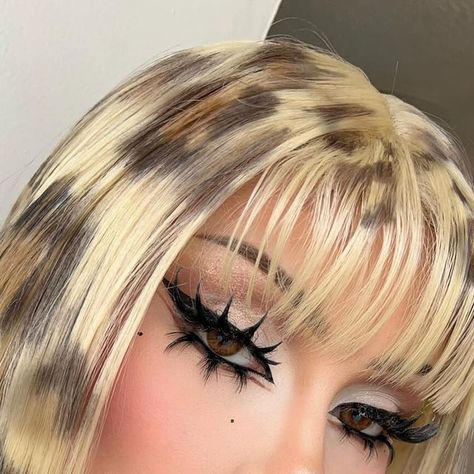 Leopard Eye Makeup, Leopard Print Makeup, Leopard Eyes, Leopard Halloween, Leopard Makeup, Liquid Contour, Leopard Hair, Sassy Pants, Liquid Blush