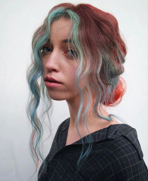 Corporate Colored Hair, Unquie Hair Color, Cool Hair Colour Ideas, Unnatural Hair Color Ideas, Orange Blue Hair, Creative Hair Color Placement, Long Dyed Hair, Orange And Blue Hair, Creative Color Hair