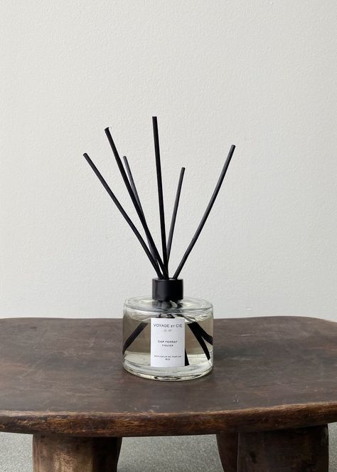 Reed Diffuser Product Photography, Reed Diffuser Photography, Reed Diffuser Aesthetic, Bathroom Diffuser, Diffuser Photography, Diffuser Aesthetic, Fragrance Branding, Reed Diffuser Design, Diffuser Decor