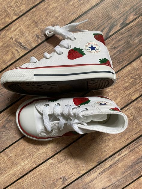 Strawberry Hand Painted High Top Converse - Etsy Hand Painted Toms, High Top Converse, Men's Toms, Wine Tote, Sneakers Athletic, Hand Painted Canvas, Painted Shoes, Womens Toms, Converse High Tops