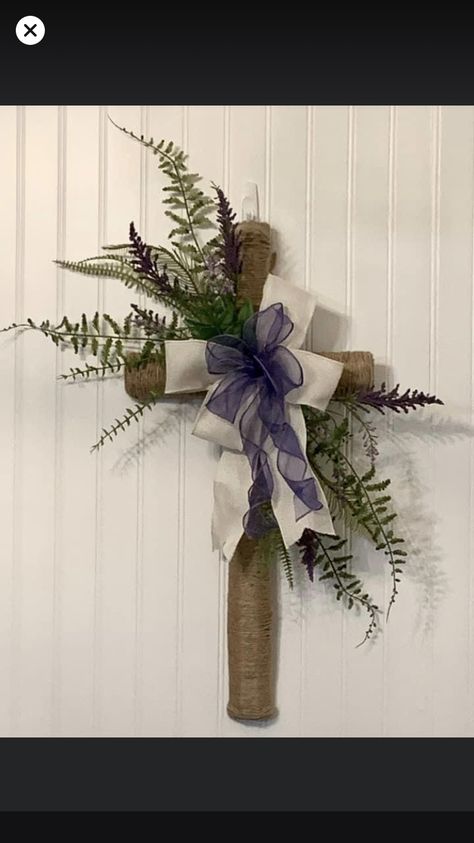 Lent Decorations, Easter Church Flowers, Cross Wreaths, Easter Wreath Cross, Cross Wreath Diy, Sanctuary Decor, Easter Flower Arrangements, Easter Wreath Diy, Cross Wreath