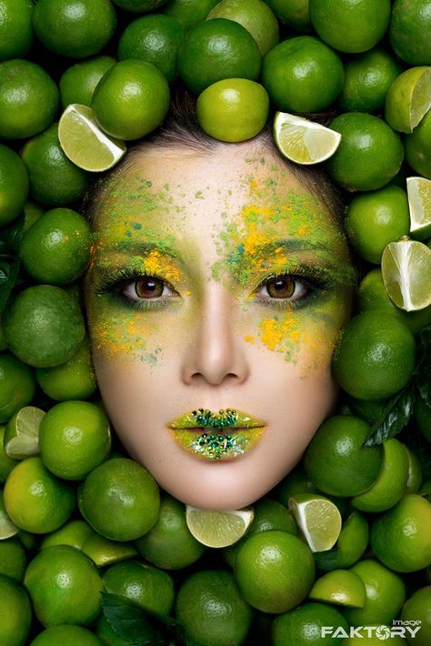 Fruit Shoot, Creative Photoshoot Ideas, Photographie Portrait Inspiration, Fruit Photography, Creative Portrait Photography, Foto Tips, Conceptual Photography, Beauty Shoot, Beauty Shots