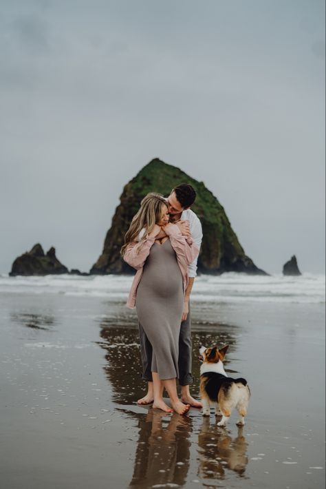 Oregon Maternity Shoot, Beach Maternity Photos Winter, Cannon Beach Maternity Photos, Coast Maternity Photos, Oregon Coast Maternity Photos, Winter Beach Maternity Photos, Beach Pregnancy Announcement, Beach Maternity Photoshoot, Announcement Photoshoot