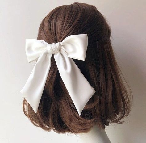 Bow Aesthetic, Bow Hairstyle, Clip Hairstyles, Ribbon Hairstyle, Peinados Fáciles Para Cabello Corto, Penteado Cabelo Curto, Cute Hairstyles For Short Hair, Hair Reference, Short Hair Styles Easy