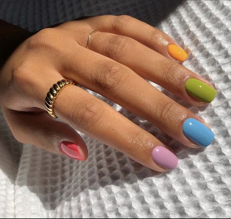 Different Color Nails, Multicolored Nails, Cute Short Nails, May Nails, Shellac Nails, Rainbow Nails, Pastel Nails, Minimalist Nails, Dream Nails