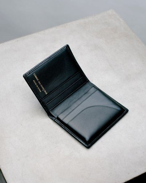 Comme Des Garcons Wallet, Item Aesthetic, Minimal Form, Men's Wallet, Wallet Accessories, Wallet Men, Focus On, Over 50, Wallets