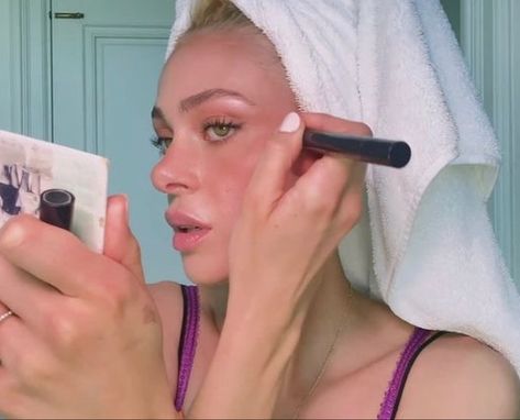 Vogue beauty secrets featuring heiress/actress Nicola Anne Peltz Beckham💗 Nicola Anne Peltz, Vogue Beauty Secrets, Nicola Peltz, Nicolas Peltz, Vogue Beauty, Beauty Secrets, Aesthetic Outfits, Hair Inspo, Mood Board