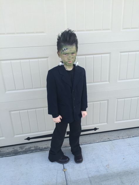 Boys' Frankenstein costume DIY Diy Frankenstein Costume, Frankenstein Costume Kids, Frankenstein Costume Diy, Diy Frankenstein, Frankenstein Halloween Costumes, Diy Costumes For Boys, Halloween Costumes Kids Homemade, Boys Halloween Costumes Diy, Diy Costumes Kids Boys