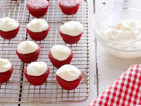 Mini Cupcakes Recipe, Mini Red Velvet Cupcakes, Mini Cupcake Recipes, Velvet Cupcakes, Cupcakes Recipe, Red Velvet Cupcakes, Mini Muffins, Low Carb Desserts, Healthy Dessert Recipes