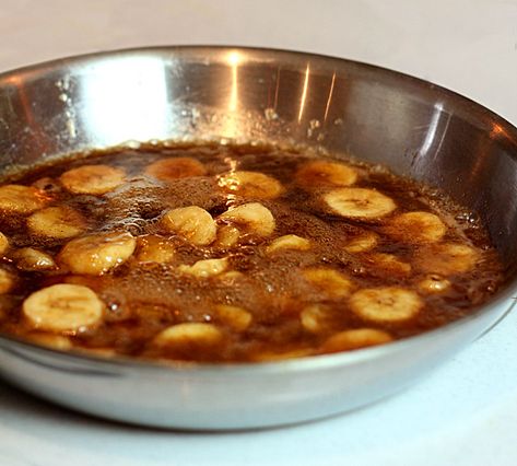 bananas-foster-skillet Banana Foster Pancakes, Banana Foster Recipe, Banana Foster, Unripe Banana, Bananas Foster French Toast, Campfire Desserts, Banana French Toast, Fried Bananas, Caramelized Bananas