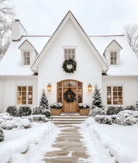 Elegant Interior Design, Modern Farmhouse Exterior, White Brick, Farmhouse Exterior, Cottage Farmhouse, House Exteriors, Dream House Exterior, Home Exteriors, Farmhouse Design