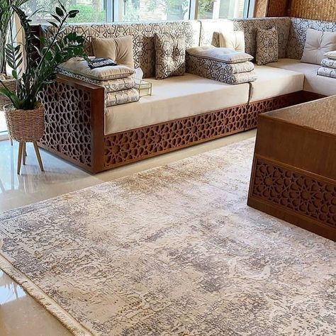 Arabic Living Room, Sofa Design Ideas, Moroccan Sofa, Moroccan Interior Design, Moroccan Room, Moroccan Living Room, Wooden Sofa Set Designs, Moroccan Home Decor, Wooden Sofa Designs