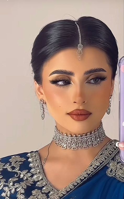 itsmrvii Qawali Night Makeup, Makeup For Lehenga, Indian Glam Makeup, Party Makeup Pakistani, Desi Wedding Makeup, Party Makeup Looks Pakistani, Bridal Makeup Pakistani, Punjabi Makeup, Desi Makeup Looks