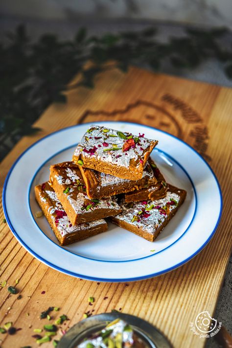 Dulce de Leche Burfi is a delicious and easy-to-make Indian Fusion sweet. Made with just a few simple ingredients, perfect for any occasion. Easy Indian Dessert Recipes, Peda Recipe, Easy Indian Dessert, Burfi Recipe, Bite Size Food, Diwali Sweets, Eggless Baking, Festive Desserts, Bite Size Desserts