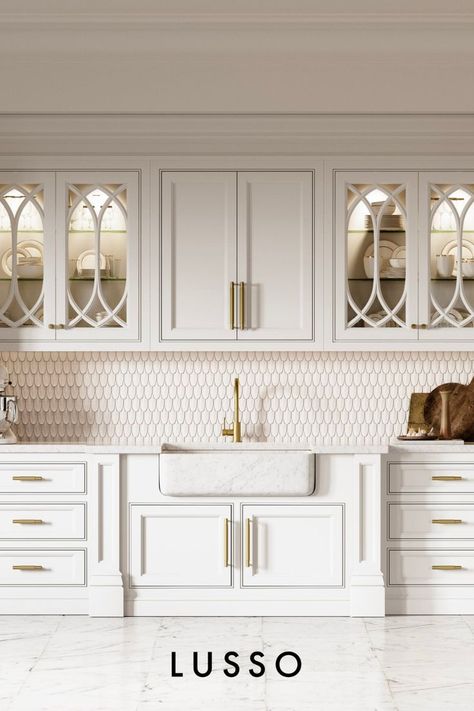 Classic Kitchen Design Luxury, Kitchen Decor Cozy, Quartz Countertops Kitchen, Kitchen Cupboard Colours, Kitchen Open Shelving, Gold Kitchen Hardware, Modern Classic Kitchen, Modular Kitchen Ideas, Classic Kitchen Cabinets