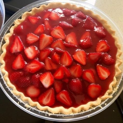 Big Boy’s Fresh Strawberry Pie – Tasty Recipes Big Boy Strawberry Pie Recipe, Big Boy Strawberry Pie, Strawberry Pie Recipe, Fresh Strawberry Pie, Strawberry Pie, Homemade Taco Seasoning, Köstliche Desserts, Pie Dessert, Strawberry Recipes