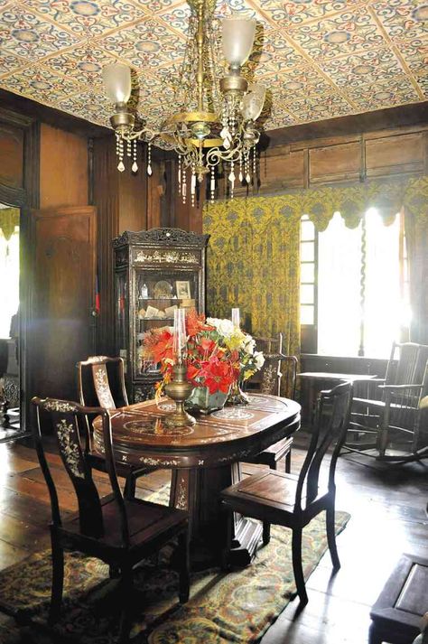 old bulacan mansion Filipino House Interior, Filipino Houses, Filipino Vintage, Filipino Interior, Modern Filipino House, House Manifestation, Vintage Filipino, Filipino Interior Design, Philippine House