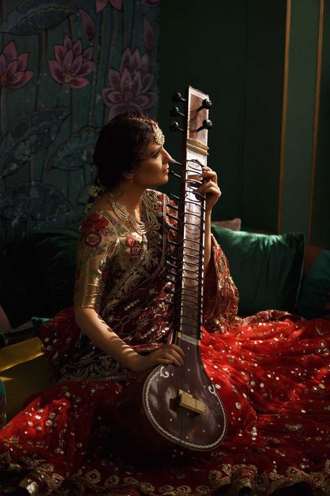 Indian Musical Instruments, South Asian Aesthetic, Shah Jahan, Zara Shahjahan, Indian Classical Music, Royal Aesthetic, Indian Music, Indian Paintings, Indian Aesthetic