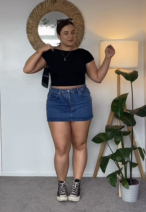 Jean Mini Skirt Outfit Plus Size, Summer Night Outfit Plus Size, Midsize Girl Summer Outfits, Cute Outfits Mid Size, Size 12 Spring Outfits, Summer Outfit Inspiration Plus Size, Midsize Womens Fashion, Spring Aesthetic Outfit Plus Size, Uk Size 12 Outfits