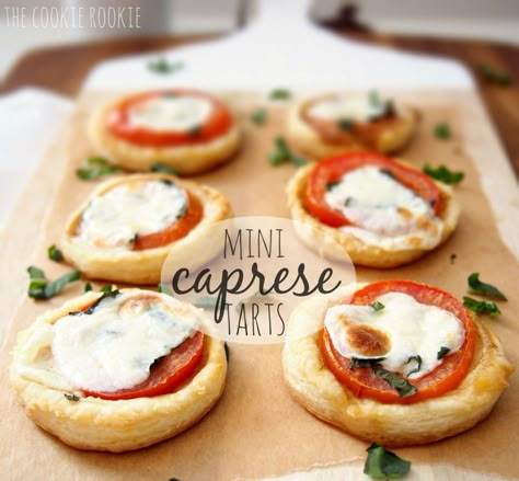 Tomato Balsamic, Caprese Bites, Tarts Recipe, The Cookie Rookie, Cookie Rookie, Fettuccine Alfredo, Finger Food Appetizers, Snacks Für Party, Summer Food