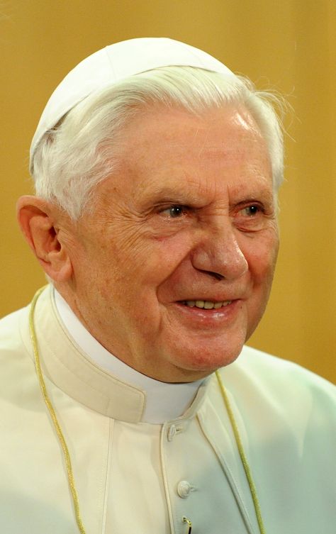 Pope Benedict Xvi Pictures, Papa Bento Xvi, Easter Octave, Divine Mercy Image, Bento Xvi, Benedict Xvi, Legendary Pictures, Pope Benedict Xvi, Pope Benedict