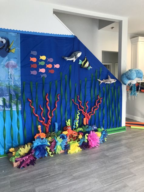 See Decoration Ideas, Blue Day Decoration In Preschool, Vbs Ocean Theme, Jungle Crafts, Door Decorations Classroom Christmas, Underwater Party, Under The Sea Decorations, Ocean Projects, School Door Decorations