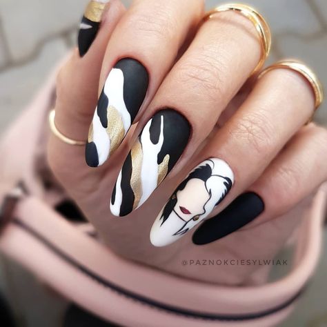 Cruella Nail Art, Cartoon Nail Designs, Black And White Nails, Horror Nails, Pop Art Nails, Mickey Nails, Holloween Nails, Gold Nail Designs, Hippie Nails