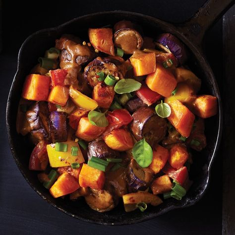 Eggplant Sweet Potato, Sweet Potato Stir Fry, Eggplant Recipes Easy, Eggplant Recipe, Eggplant Recipes, Stir Fry Recipes, Fresh Garlic, Sweet And Sour Pork, Vegetarian Dishes