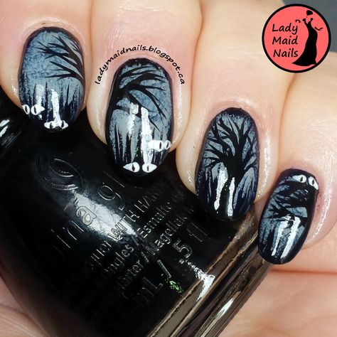 Spooky Forest Sleepy Hollow Nails, Spooky Forest Nails, Spooky Tree Nails, Graveyard Nail Art, Spooky Forest Drawing, Haunted House Nail Art, Nails Witchy, Deco Nails, Tree Nail Art