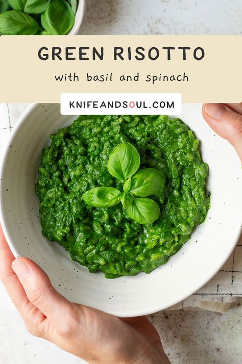 Whip up a super creamy, vibrantly colourful, and flavourful risotto verde using less than 10 ingredients. This recipe has all the information and tips you need for achieving perfectly creamy rice with the tastiest green sauce, along with suggestions for toppings to give it some extra pizzazz. With spinach, fragrant basil, a citrussy hint of lemon, punchy parmesan and cream, the green risotto sauce is feast to your taste buds and your eyes. Green Risotto, Risotto Verde, Spinach Pasta Sauce, Spinach Risotto, Kraft Cheese, Dream Restaurant, Sauce For Rice, Green Pesto, Risotto Rice