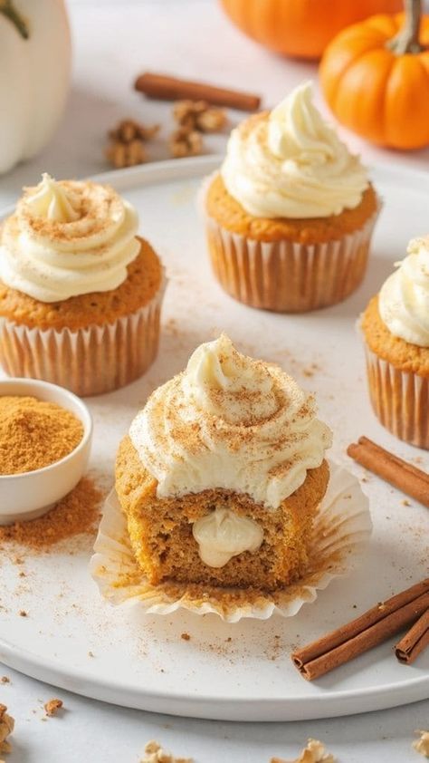 Pumpkin Roll Cupcakes Pumpkin Roll Cupcakes, Filling For Cream Puffs, Rolled Cake, Pumpkin Filling, Pumpkin Roll Cake, Autumn Baking, Pumpkin Rolls Recipe, Baking Homemade, Pumpkin Recipe