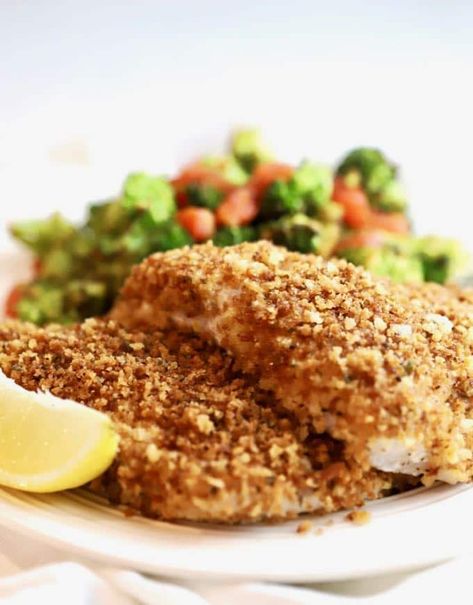 This Crispy Oven Baked Grouper recipe checks all of the boxes; this oven baked fish is quick, easy, fuss-proof, foolproof, and every last bite of the fish is pure crunchy, flaky, deliciousness! #dinner, #dinnerrecipes, #easydinner, #easyrecipes, #fish, #healthyrecipes, #sundaysupper Grouper Recipe, Baked Grouper, Panko Crusted Cod, Grouper Recipes, Breaded Cod, Baked Cod Recipes, Fish Dinner Recipes, Cod Recipes, Fish Dinner