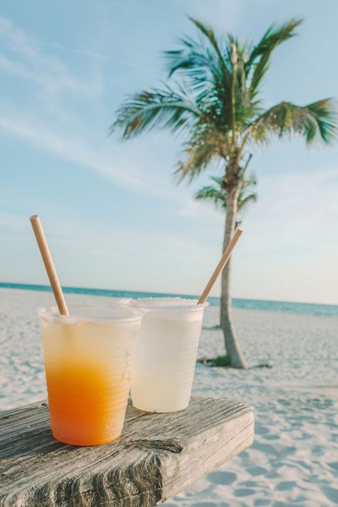 St. Pete, Florida is one of the best places to do a girl's trip. In this article, discover the best things to do during a girl's weekend in St. Petersburg, FL from the beach to the downtown area including the best places to eat in St. Petersburg and the best things to do in St. Petersburg Florida. | st petersburg florida girls trip | st pete beach girls trip | st pete girls trip | st pete girls weekend | best things to do in st pete beach fl | best things to do in st petersburg florida Saint Petersburg Florida Bachelorette, St Pete Beach Florida Things To Do, At Petersburg Florida, Florida Girls Trip, Mindful Travel, St Pete Beach Florida, Saint Petersburg Florida, St Pete Florida, Florida Aesthetic