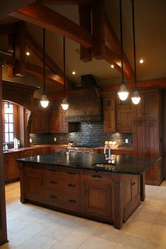 . Craftsman Kitchen, Casa Vintage, Dark Kitchen Cabinets, Cabinets Kitchen, Wooden Cabinets, Large Kitchen, Counter Tops, The Ceiling, Style At Home